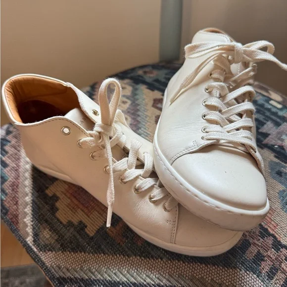 Sezane Cream Leather Sneakers - Picture 5 of 8